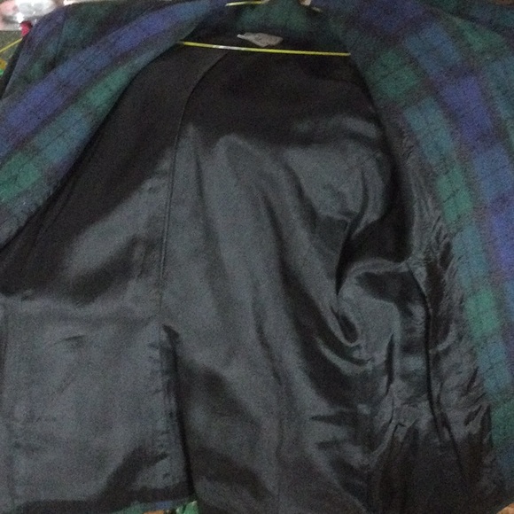 George Georgiou Dress Blazer/Skirt Set. 65% Polyester, 20%Wool & 18% Acrylic - Picture 7 of 7